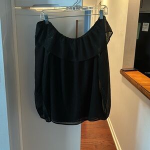 White House Black Market off the shoulder ladies top